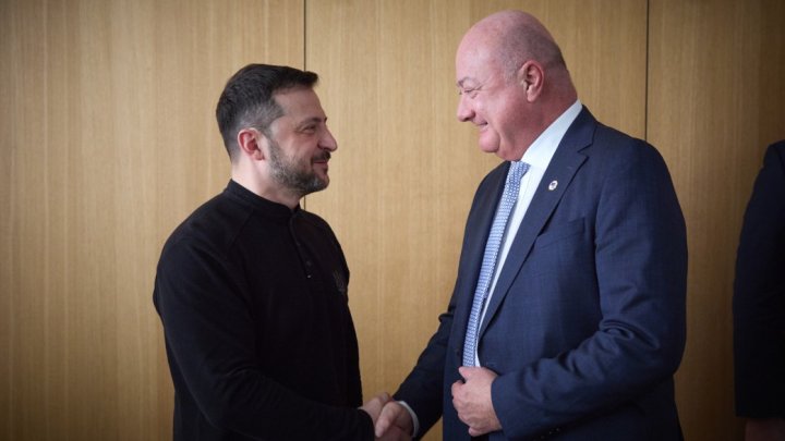 Christian Stocker a Volodymyr Zelenskyj na summitu EU. (6. března 2025).