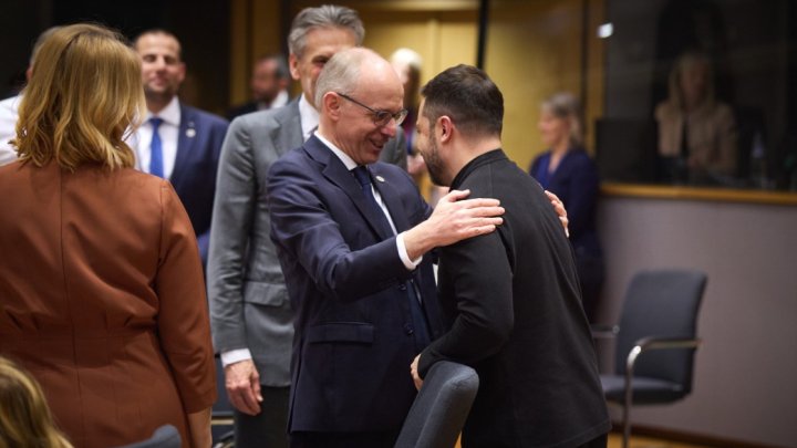 Luc Frieden a Volodymyr Zelenskyj na summitu EU. (6. března 2025).