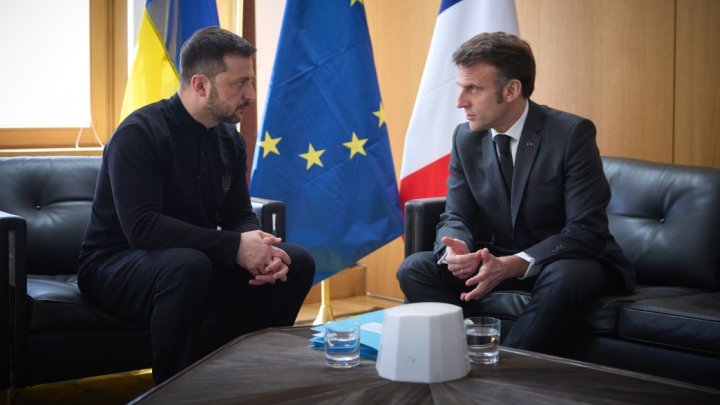 Emmanuel Macron a Volodymyr Zelenskyj na summitu EU. (6. března 2025).