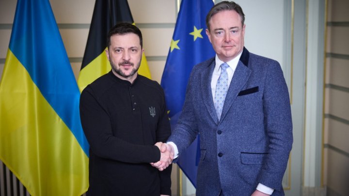 Volodymyr Zelenskyj a Bart De Wever na summitu EU. (6. března 2025).