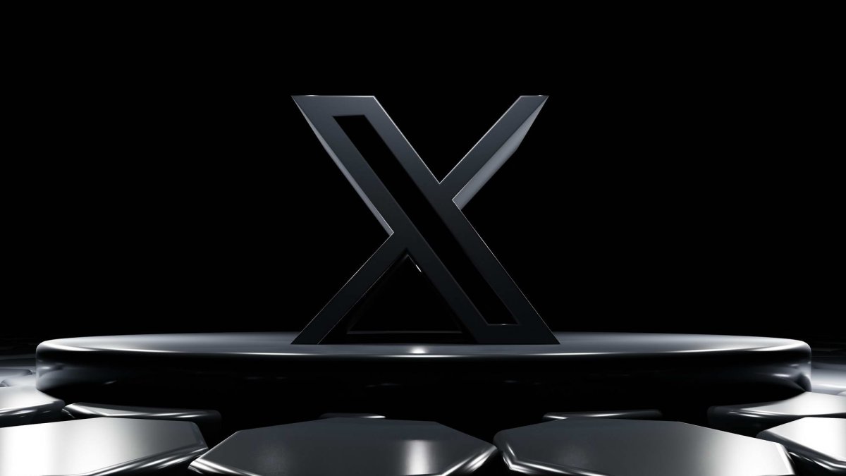 síť X (dříve Twitter)