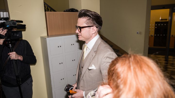 Ondřej Brzobohatý dorazil do soudní budovy. (12.3.2025)