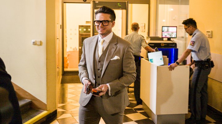 Ondřej Brzobohatý dorazil do soudní budovy. (12.3.2025)