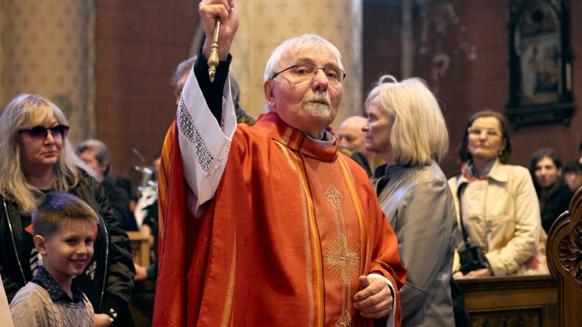 Mše za Annu Slováčkovou v bazilice sv. Ludmily na náměstí Míru v Praze