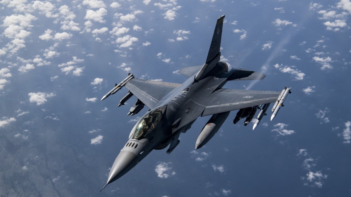 F-16 Fighting Falcon