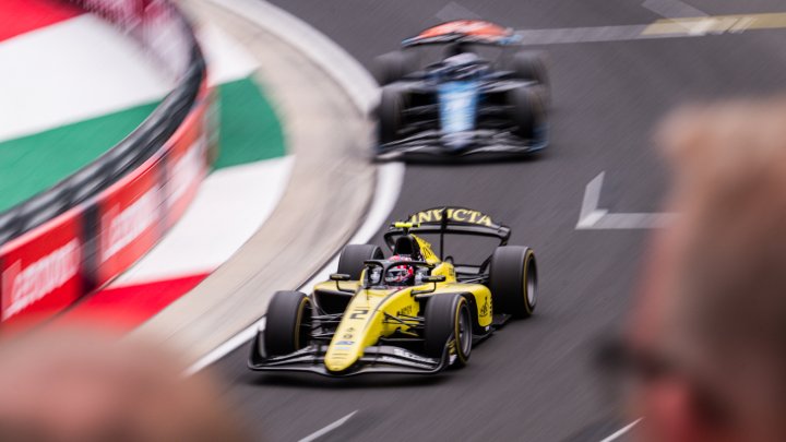 Roman Staněk ve F2 na okruhu Hungaroring (3. srpna 2025).