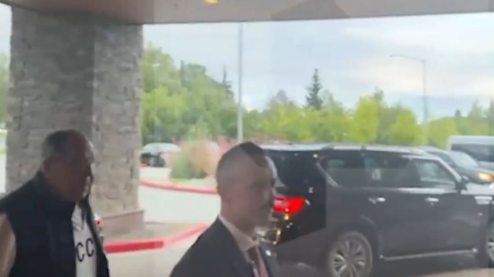 Sergej Lavrov s mikinou s nápisem CCCP