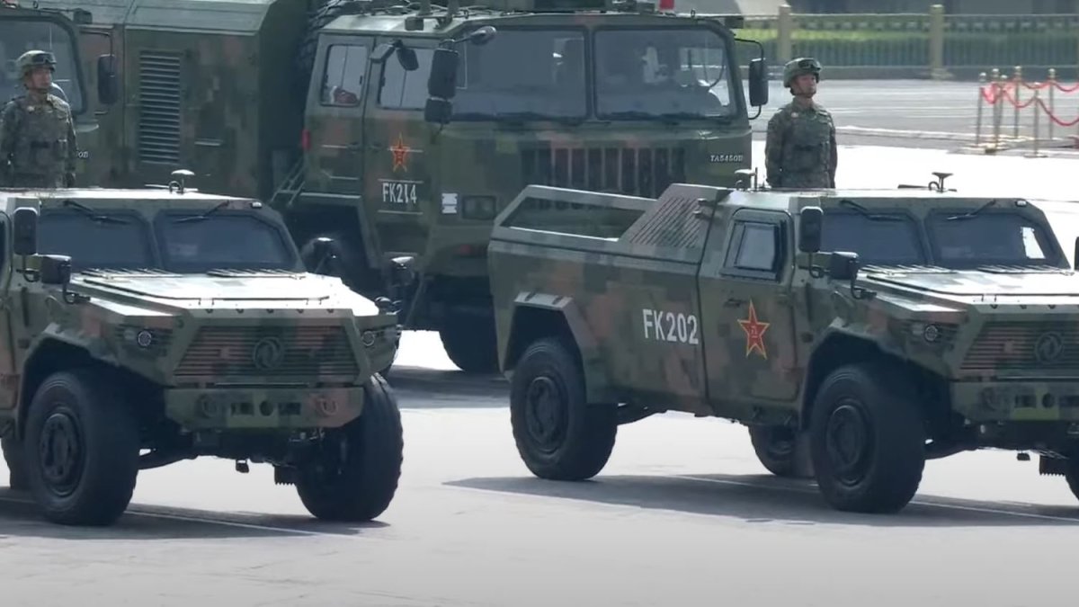 Vojenská přehlídka čínské armády