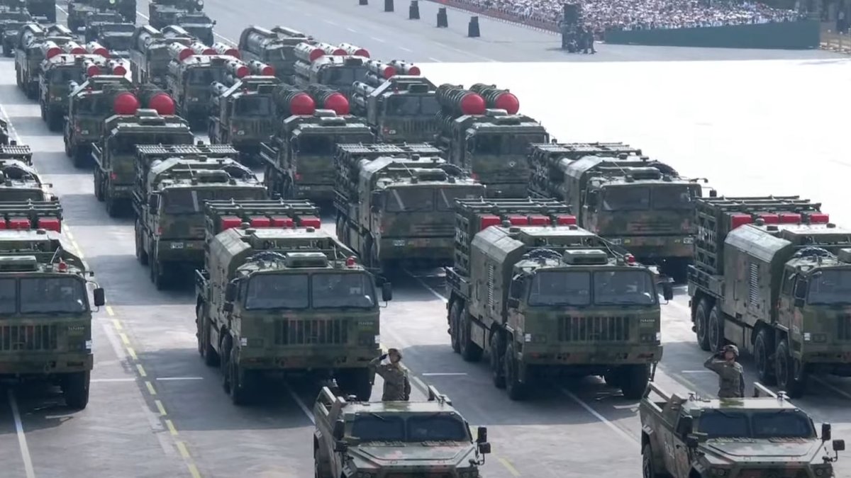 Vojenská přehlídka čínské armády