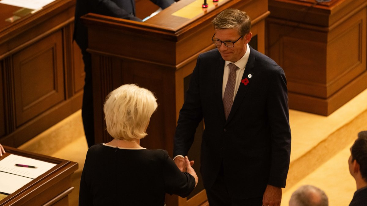 Poslanci na ustavující schůzi složili slib. (3.11.2025)