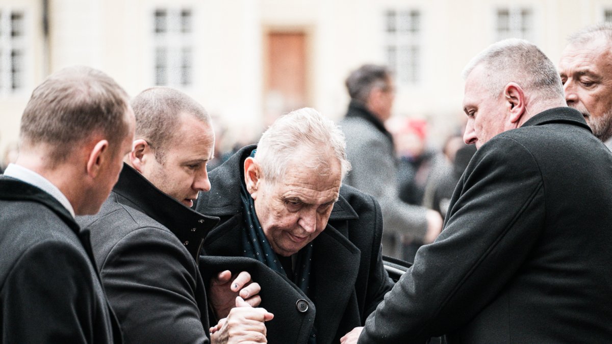 Česko se loučí s kardinálem Dominikem Dukou