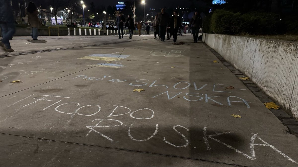 Křídové protesty v Bratislavě před oslavami 17. listopadu