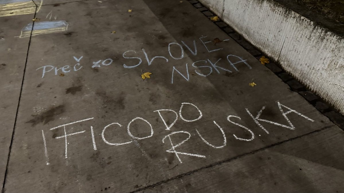 Křídové protesty v Bratislavě před oslavami 17. listopadu