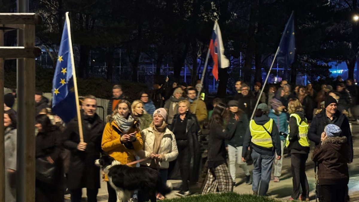 Křídové protesty v Bratislavě před oslavami 17. listopadu
