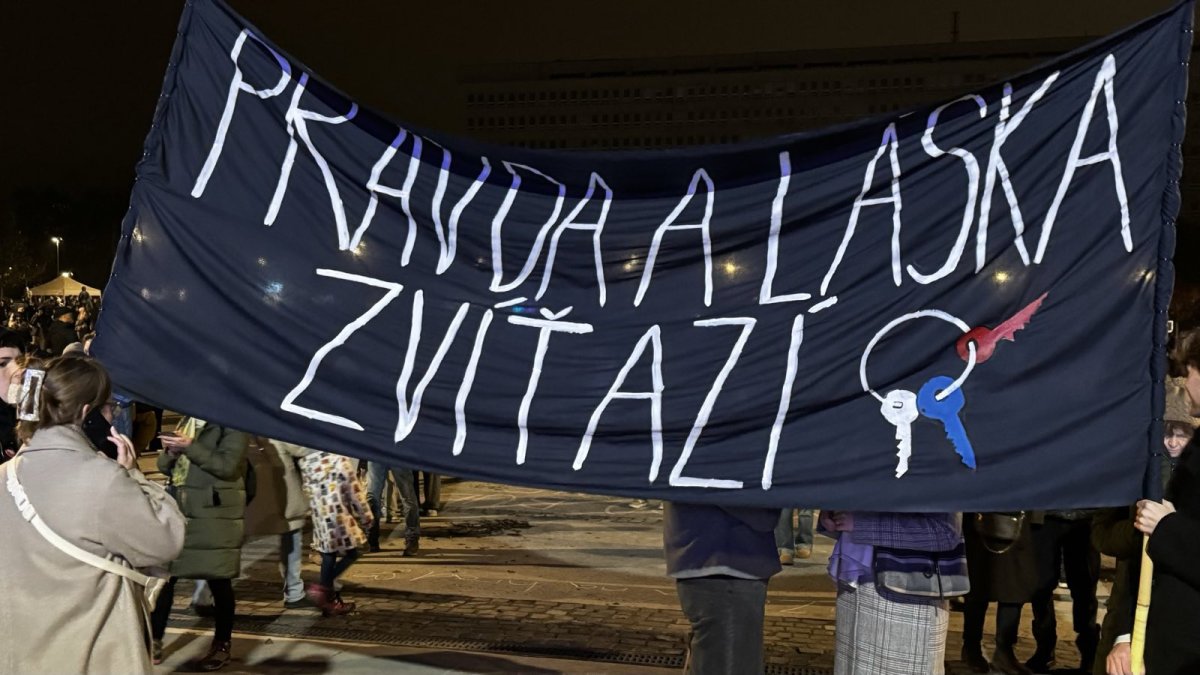 Křídové protesty v Bratislavě před oslavami 17. listopadu