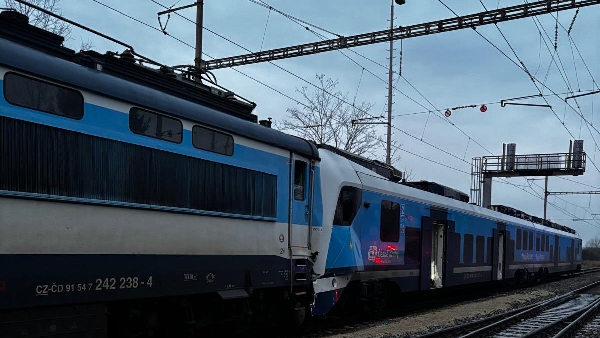 Na Českobudějovicku se srazily dva vlaky. (20.11.2025)