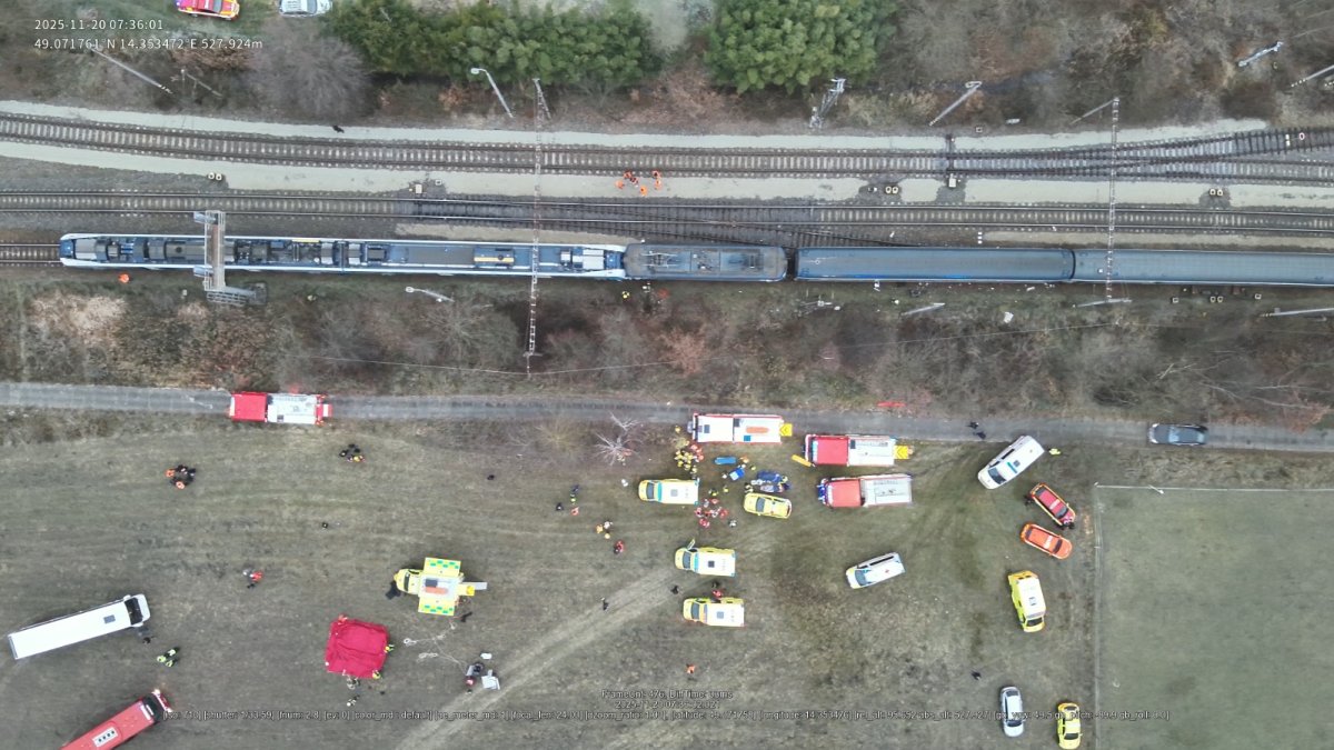 Rychlík a osobní vlak se srazily na Českobudějovicku. (20.11.2025)