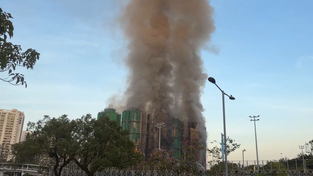 V Hongkongu hoří několik výškových budov