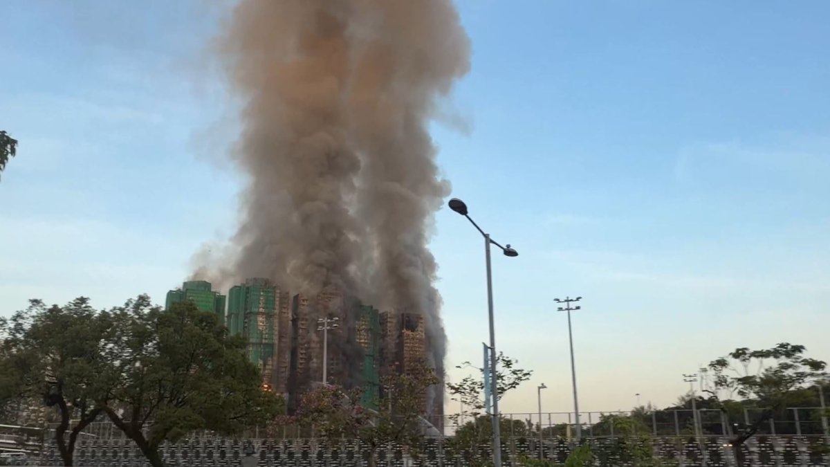 V Hongkongu hoří několik výškových budov