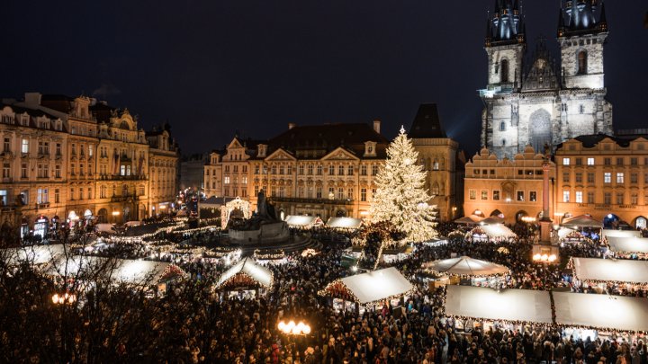 Praha na Staromáku rozsvítila letošní vánoční strom. (29.11.2025)