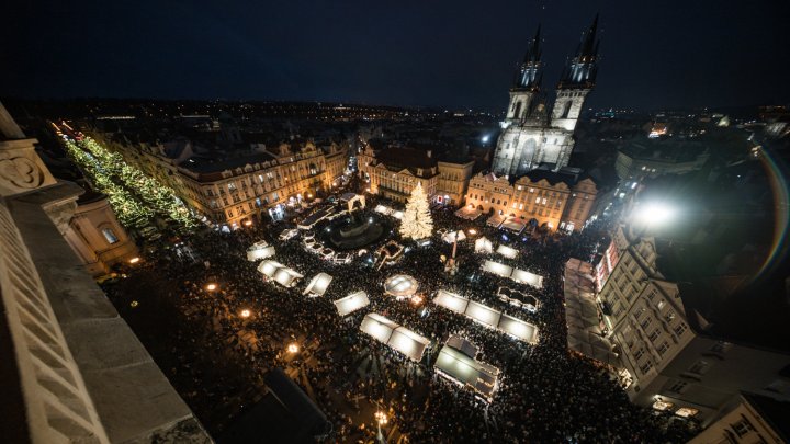Praha na Staromáku rozsvítila letošní vánoční strom. (29.11.2025)