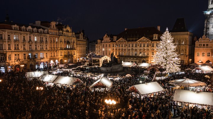 Praha na Staromáku rozsvítila letošní vánoční strom. (29.11.2025)