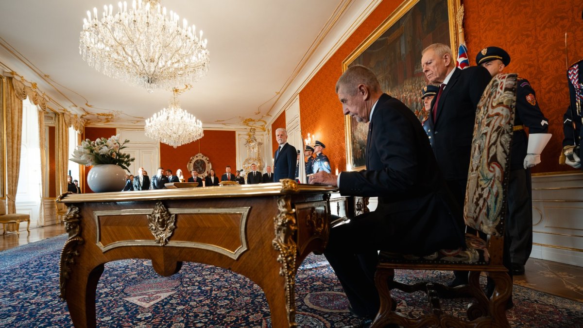 Prezident Petr Pavel jmenoval Andreje Babiše předsedou vlády (foto: Tomáš Fongus)