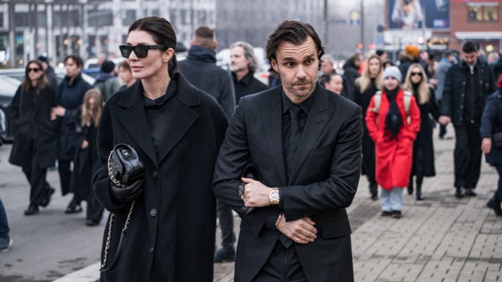 Blízcí a přátelé se rozloučili s moderátorem Patrikem Hezuckým. (12.12.2025)