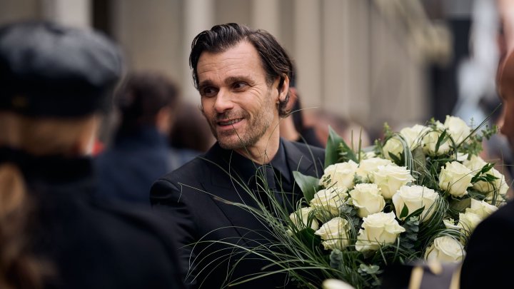 Blízcí a přátelé se rozloučili s moderátorem Patrikem Hezuckým. (12.12.2025)