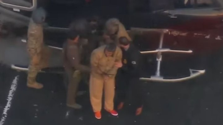 Nicolás Maduro je eskortován k soudu