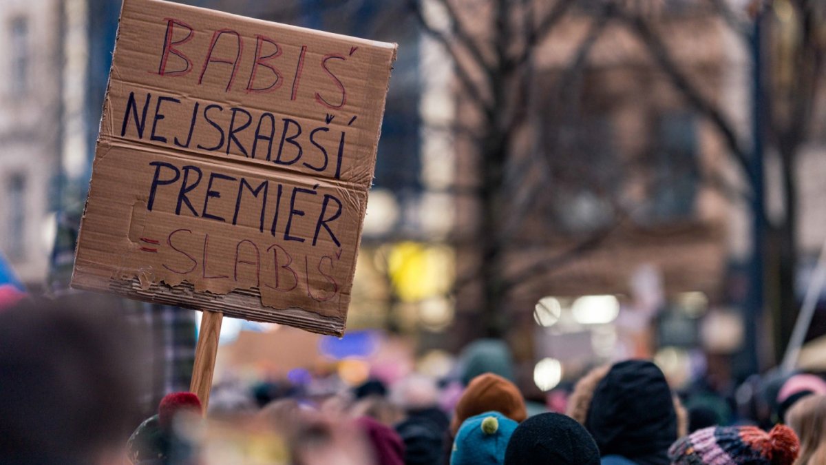 Česko na Staroměstském a Václavském náměstí mohutně demonstruje na podporu Pavla