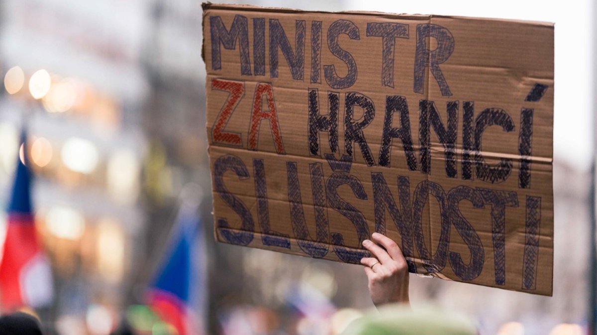 Česko na Staroměstském a Václavském náměstí mohutně demonstruje na podporu Pavla