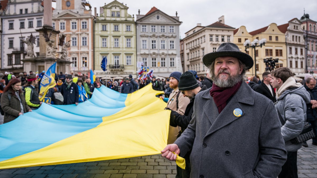 Na Staromáku probíhá demonstrace Společně za Ukrajinu. (21.2.2026)