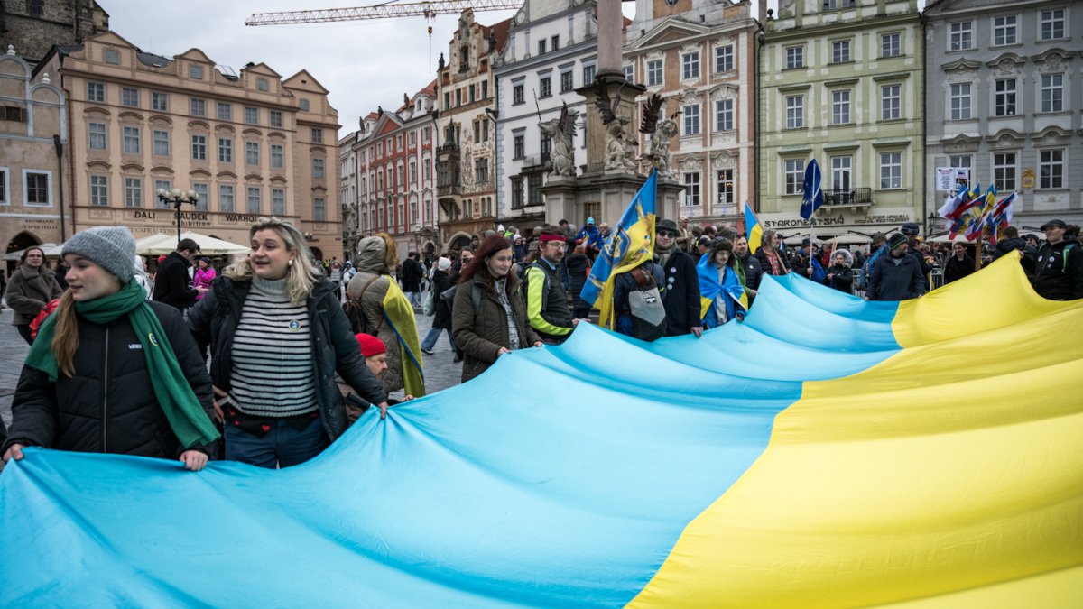 Na Staromáku probíhá demonstrace Společně za Ukrajinu. (21.2.2026)