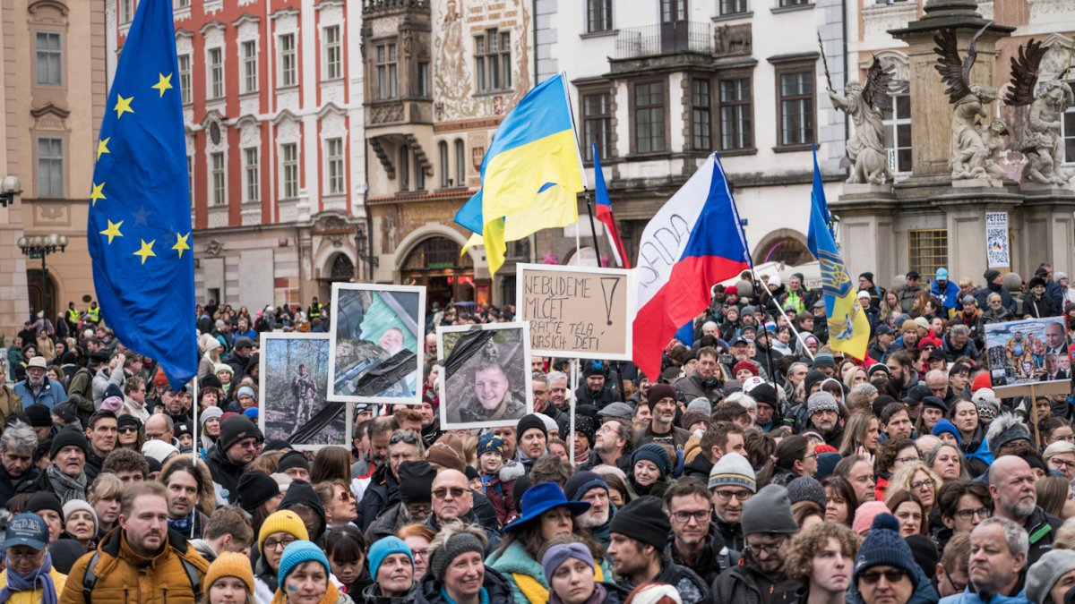 Na Staromáku probíhá demonstrace Společně za Ukrajinu. (21.2.2026)