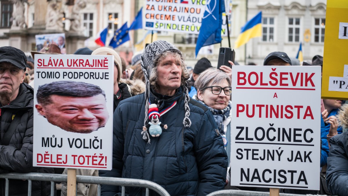 Na Staromáku probíhá demonstrace Společně za Ukrajinu. (21.2.2026)
