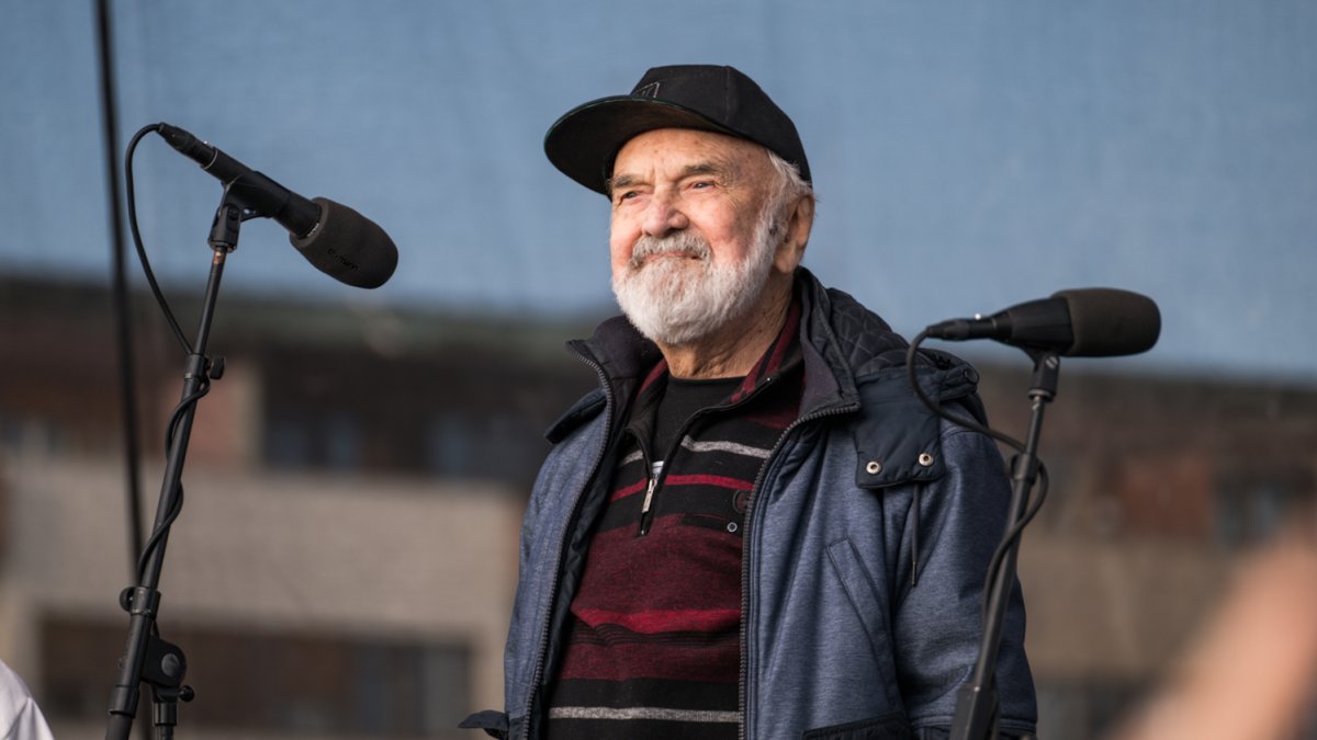 Na Letné se odpoledne sešly tisíce demonstrantů. (21.3.2026)